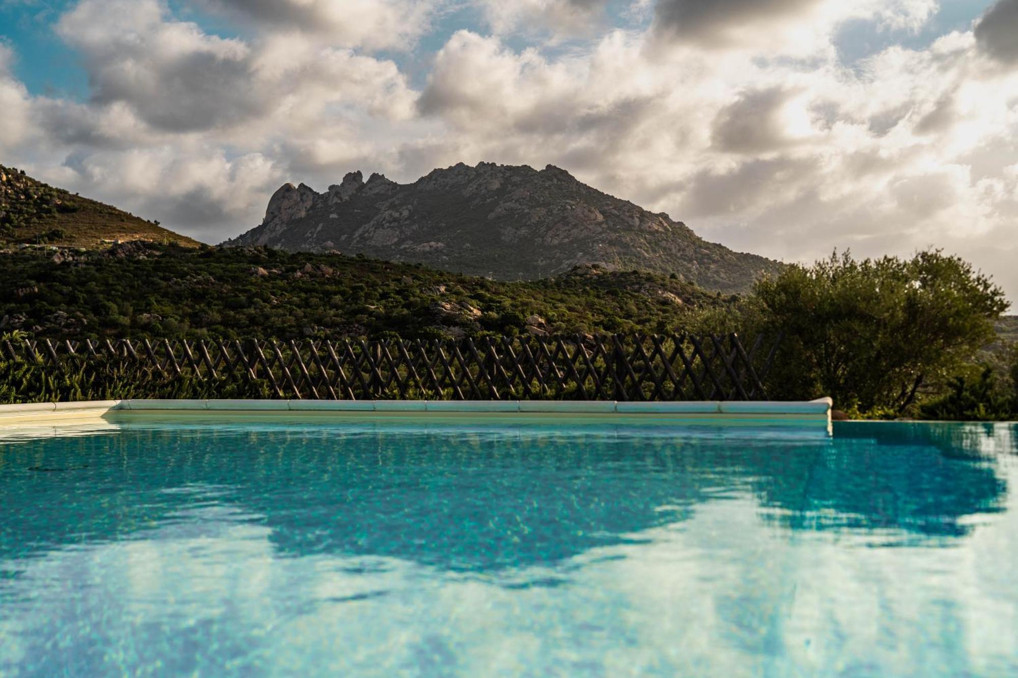 Casagliana Suite Resort Olbia Luaran gambar